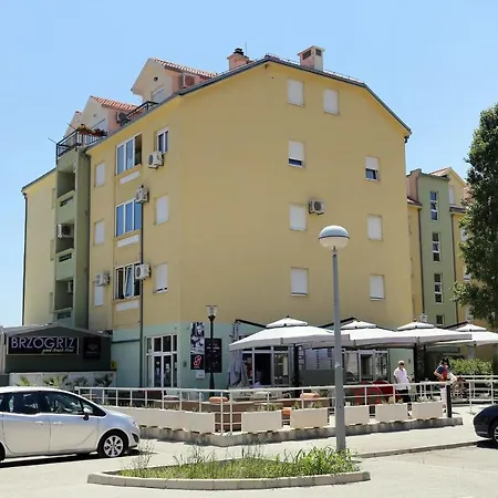 With A Parking Space - 21050