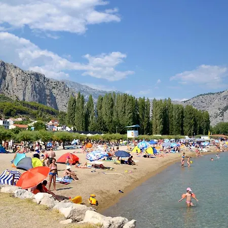 With A Parking Space - 21050 * Omis